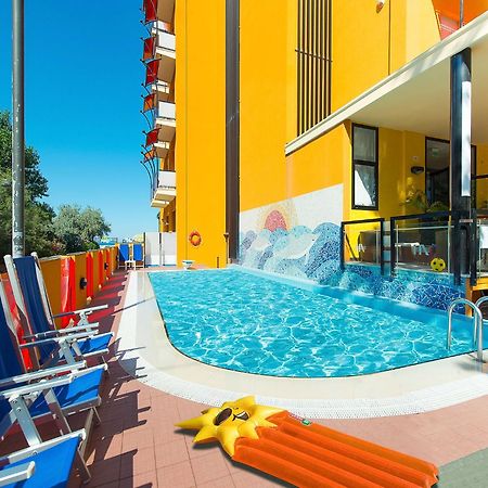 Viva Beach Hotel Ρίμινι Εξωτερικό φωτογραφία