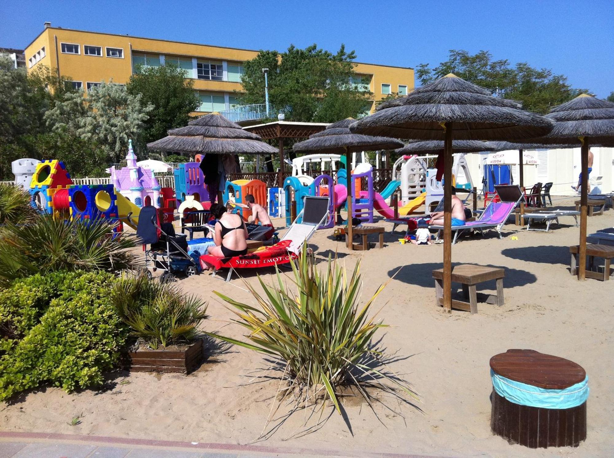 Viva Beach Hotel Ρίμινι Εξωτερικό φωτογραφία